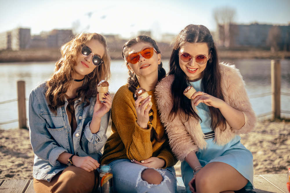 girls at pacific beach eating ice cream